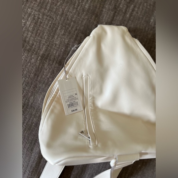 Ivory crossbody - Picture 2 of 2